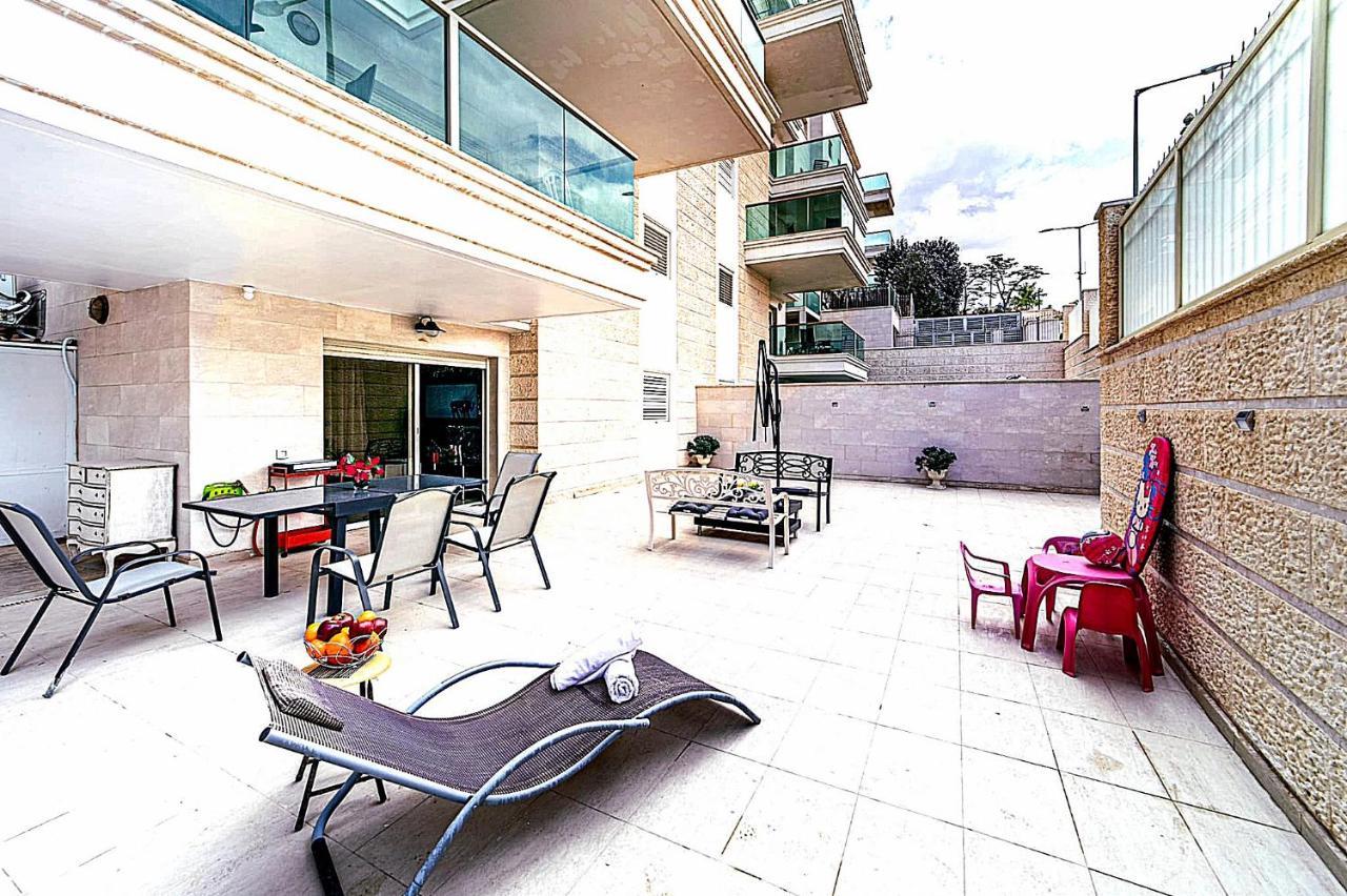 Apartamento Milana'S Deluxe With Big Patio And Pool Eilat Exterior foto