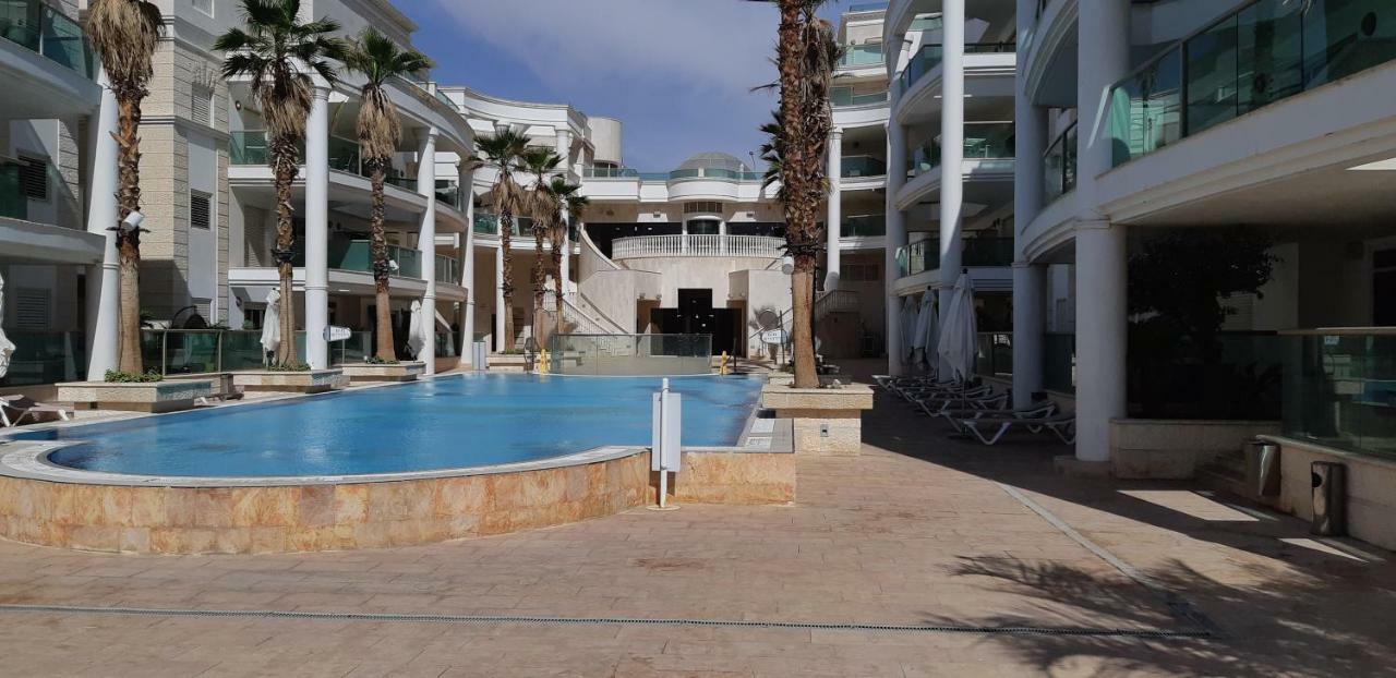 Apartamento Milana'S Deluxe With Big Patio And Pool Eilat Exterior foto